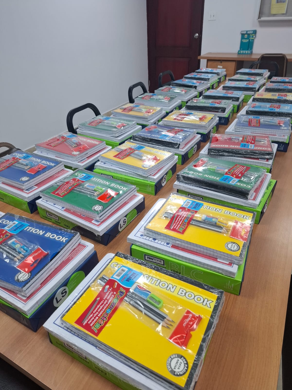 Entrega de Útiles escolares - 2025